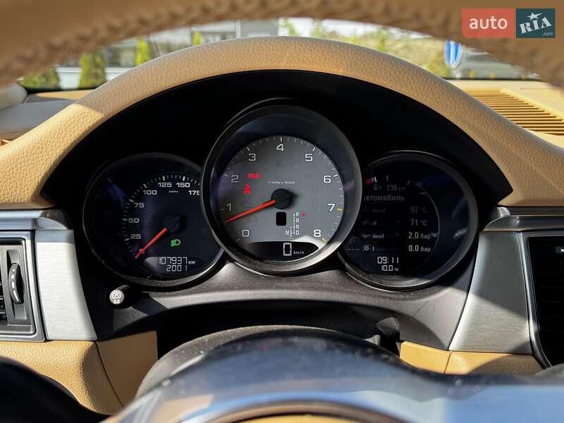 Внедорожник / Кроссовер Porsche Macan 2016 в Ирпене