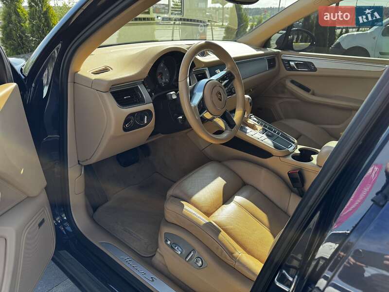 Внедорожник / Кроссовер Porsche Macan 2016 в Ирпене