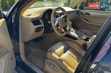 Внедорожник / Кроссовер Porsche Macan 2016 в 