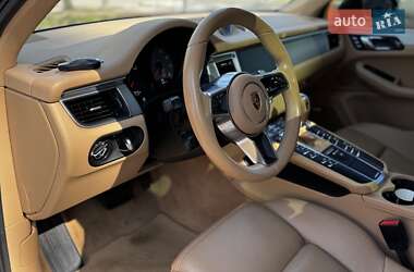 Внедорожник / Кроссовер Porsche Macan 2016 в 