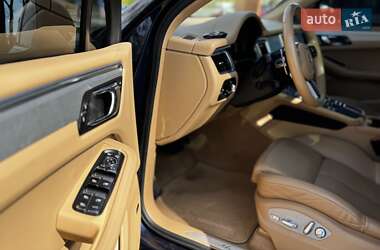 Внедорожник / Кроссовер Porsche Macan 2016 в 