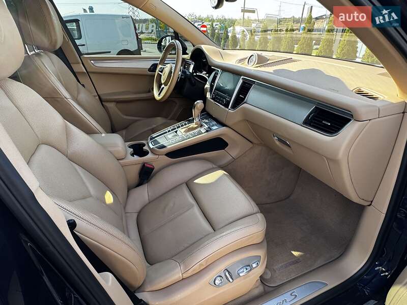 Внедорожник / Кроссовер Porsche Macan 2016 в Ирпене