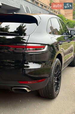Позашляховик / Кросовер Porsche Macan 2020 в 