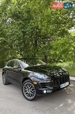 Позашляховик / Кросовер Porsche Macan 2015 в 