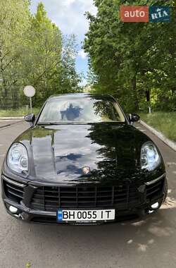 Позашляховик / Кросовер Porsche Macan 2015 в 