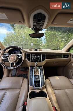 Позашляховик / Кросовер Porsche Macan 2015 в 