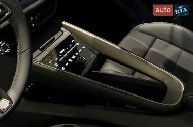 Внедорожник / Кроссовер Porsche Macan 2024 в 