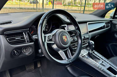 Внедорожник / Кроссовер Porsche Macan 2021 в 