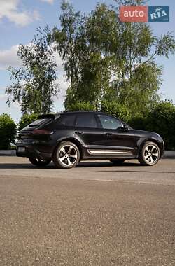 Позашляховик / Кросовер Porsche Macan 2023 в 
