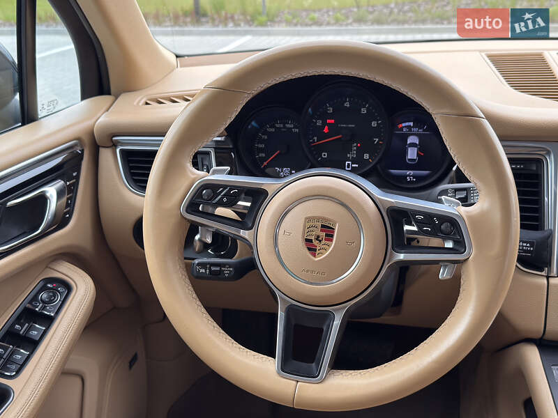 Внедорожник / Кроссовер Porsche Macan 2016 в Львове