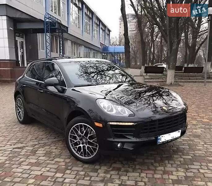 Внедорожник / Кроссовер Porsche Macan 2015 в 