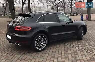 Внедорожник / Кроссовер Porsche Macan 2015 в 