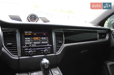 Внедорожник / Кроссовер Porsche Macan 2015 в 