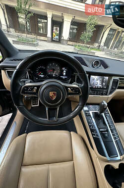 Внедорожник / Кроссовер Porsche Macan 2016 в 