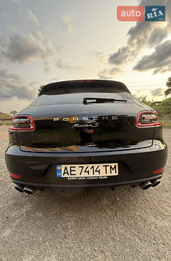Внедорожник / Кроссовер Porsche Macan 2015 в 