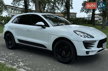 Позашляховик / Кросовер Porsche Macan 2016 в 