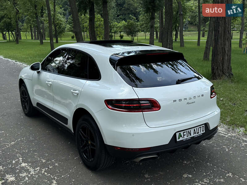 Внедорожник / Кроссовер Porsche Macan 2016 в Киеве