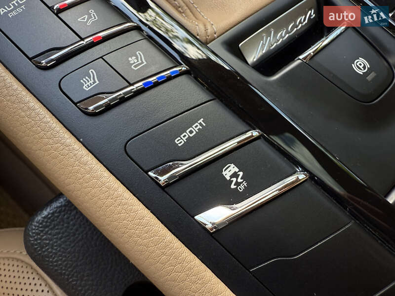 Внедорожник / Кроссовер Porsche Macan 2016 в Киеве