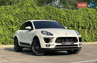 Позашляховик / Кросовер Porsche Macan 2015 в 