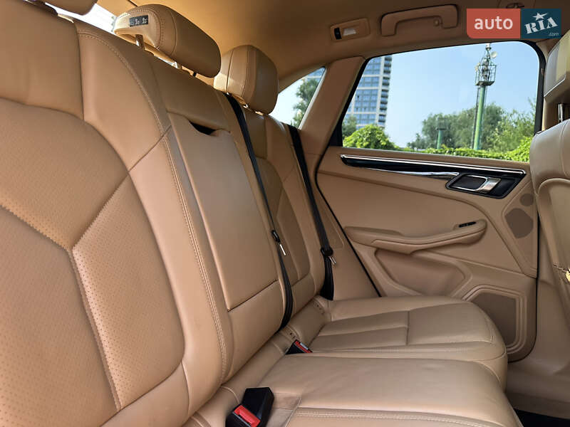 Внедорожник / Кроссовер Porsche Macan 2015 в Днепре