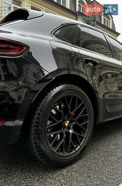Внедорожник / Кроссовер Porsche Macan 2017 в 