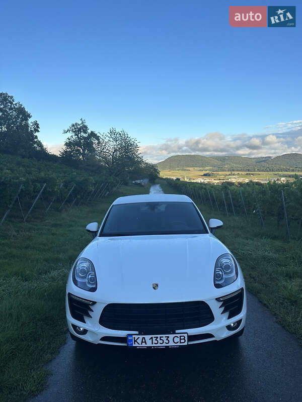 Внедорожник / Кроссовер Porsche Macan 2015 в Киеве