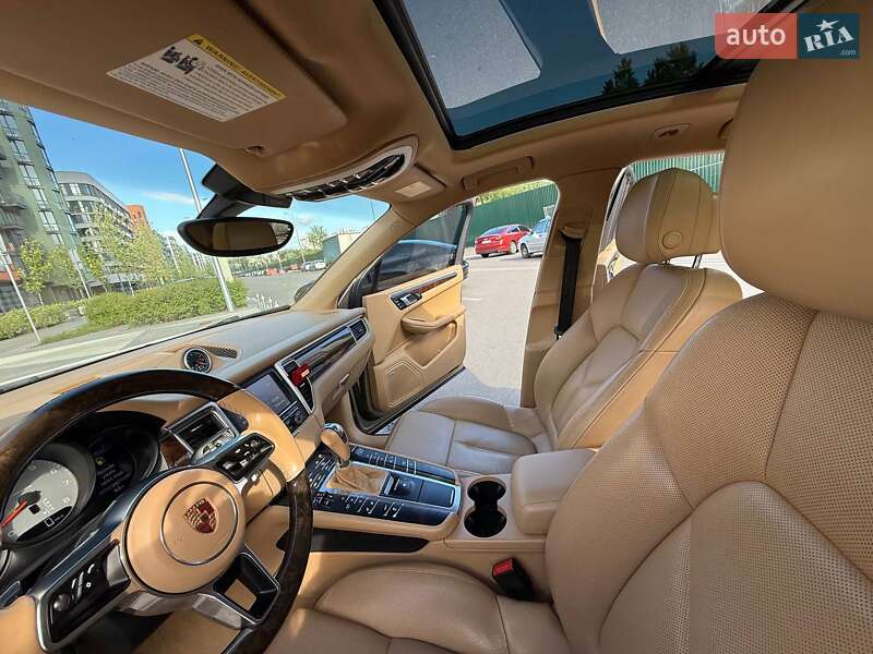 Внедорожник / Кроссовер Porsche Macan 2014 в Киеве