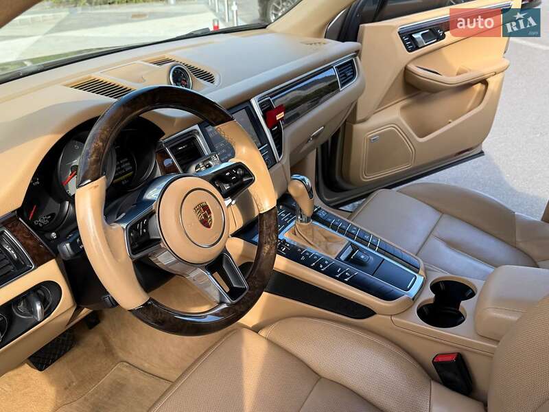 Внедорожник / Кроссовер Porsche Macan 2014 в Киеве