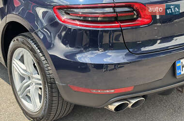 Внедорожник / Кроссовер Porsche Macan 2017 в 