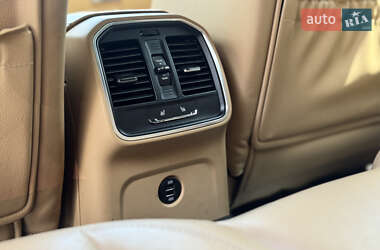 Внедорожник / Кроссовер Porsche Macan 2017 в 