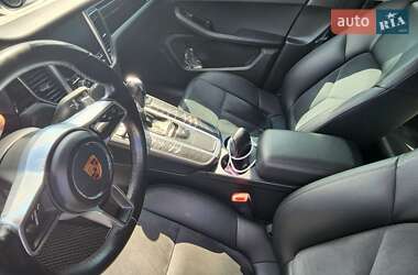Внедорожник / Кроссовер Porsche Macan 2018 в 