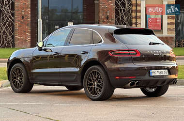 Внедорожник / Кроссовер Porsche Macan 2018 в 