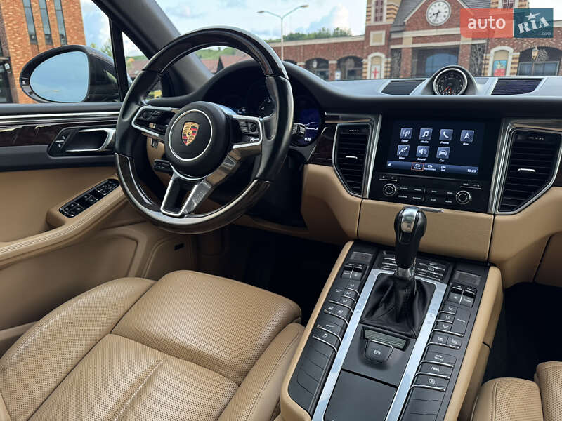 Внедорожник / Кроссовер Porsche Macan 2018 в Киеве
