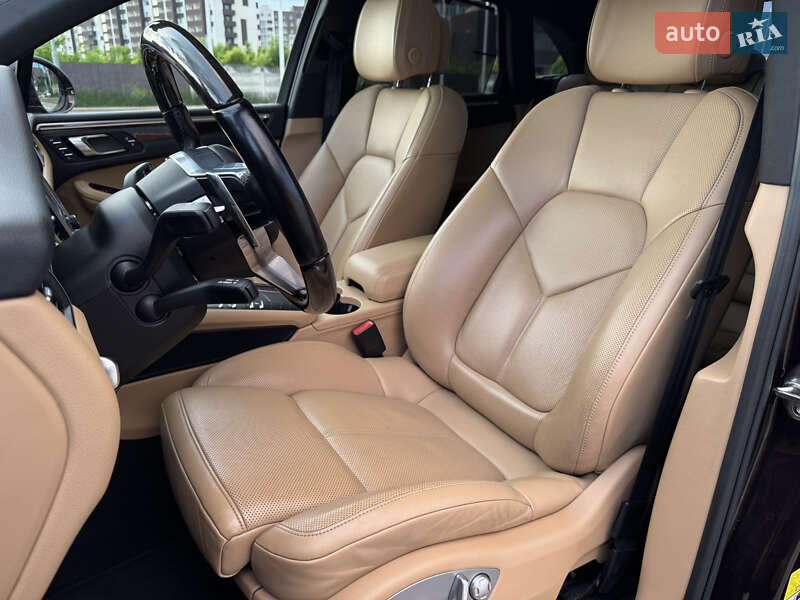 Внедорожник / Кроссовер Porsche Macan 2018 в Киеве