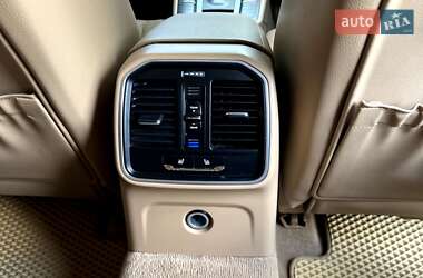 Внедорожник / Кроссовер Porsche Macan 2014 в 