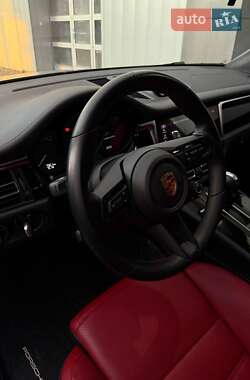 Внедорожник / Кроссовер Porsche Macan 2024 в 