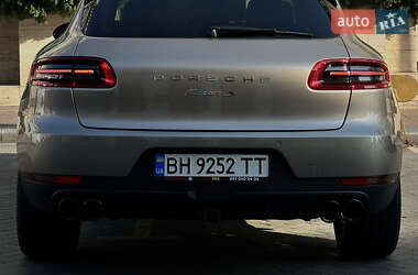 Внедорожник / Кроссовер Porsche Macan 2016 в 