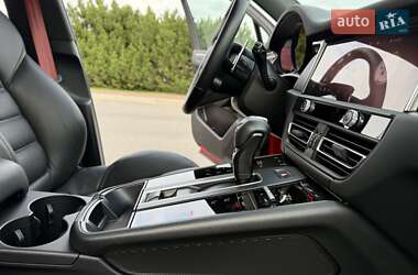 Внедорожник / Кроссовер Porsche Macan 2021 в 