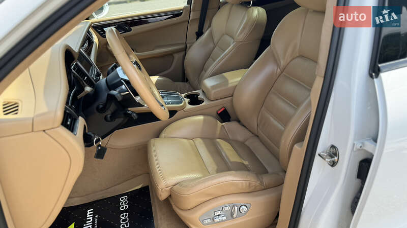 Внедорожник / Кроссовер Porsche Macan 2014 в Киеве