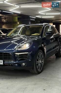 Внедорожник / Кроссовер Porsche Macan 2016 в 