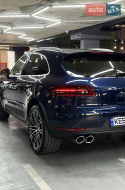 Внедорожник / Кроссовер Porsche Macan 2016 в 