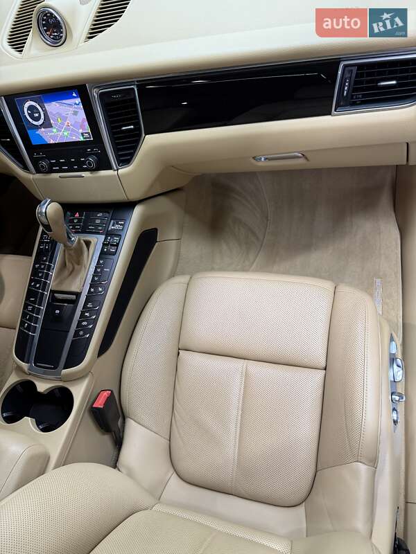 Внедорожник / Кроссовер Porsche Macan 2016 в Одессе