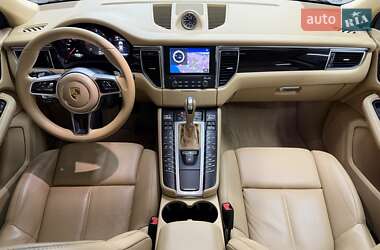 Внедорожник / Кроссовер Porsche Macan 2016 в 