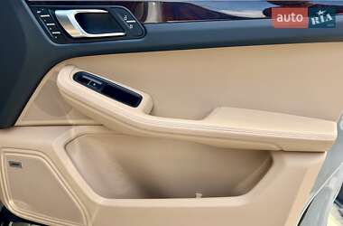 Внедорожник / Кроссовер Porsche Macan 2022 в 
