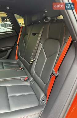 Внедорожник / Кроссовер Porsche Macan 2022 в 