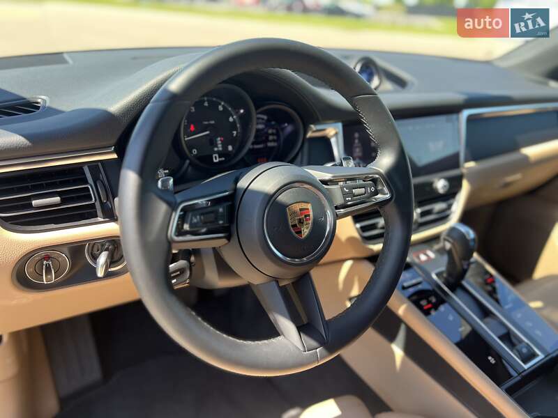 Внедорожник / Кроссовер Porsche Macan 2024 в Киеве