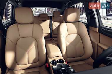 Внедорожник / Кроссовер Porsche Macan 2024 в 