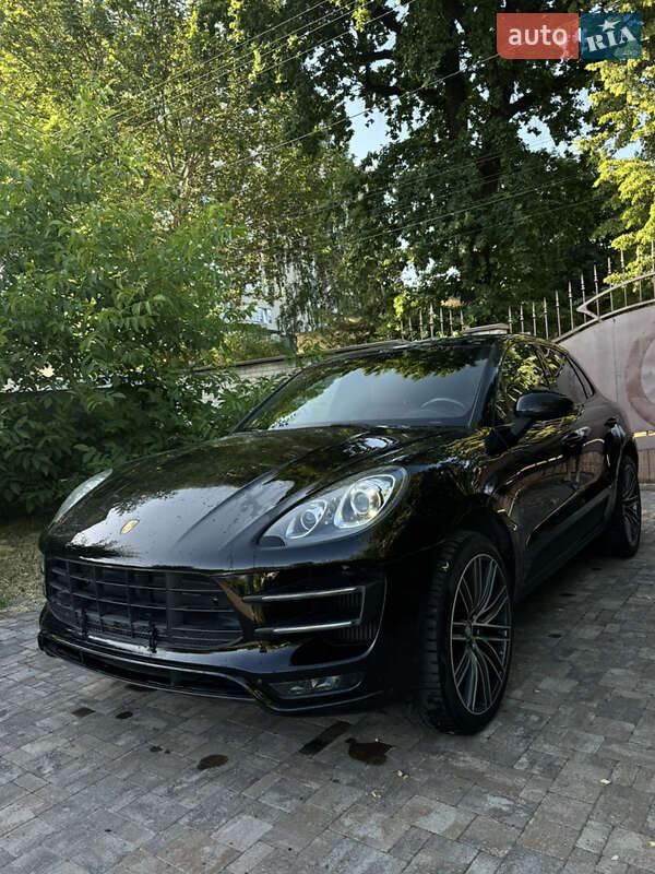 Позашляховик / Кросовер Porsche Macan 2015 в Івано-Франківську