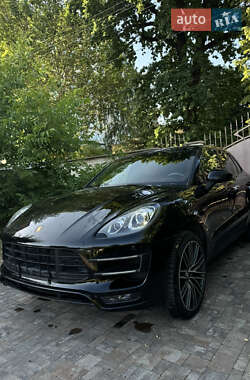 Внедорожник / Кроссовер Porsche Macan 2015 в 