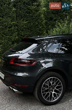 Внедорожник / Кроссовер Porsche Macan 2016 в 